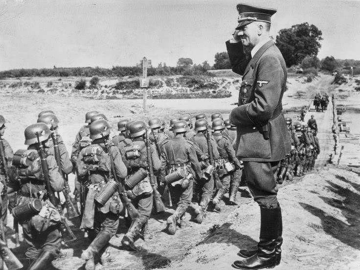 Adolf Hitler sidearm worldwartwo.filminspector.com