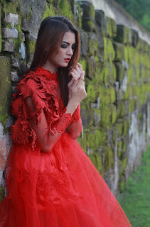 Hunting konsep foto model cantik igo Cinta Rarung model elmo