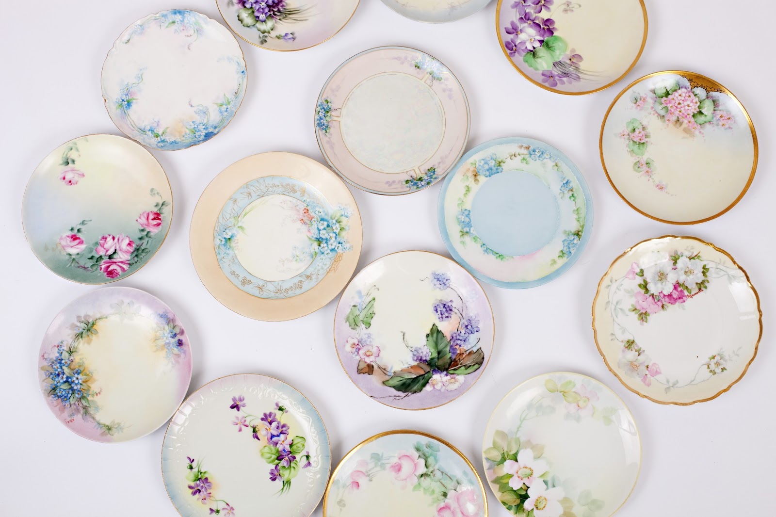 Pretty Vintage Table vintage dessert plates