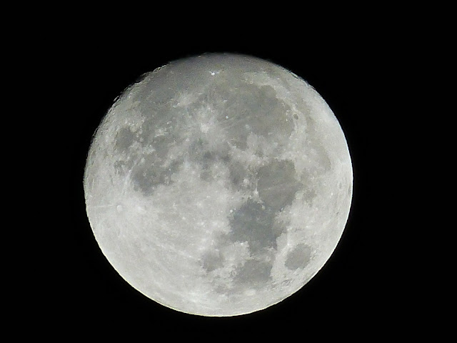 LA LUNA TRA REALTA' E LEGGENDA