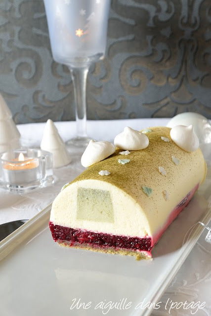 Bûche-thé-matcha-griottes-chocolat-blanc-sillikomart