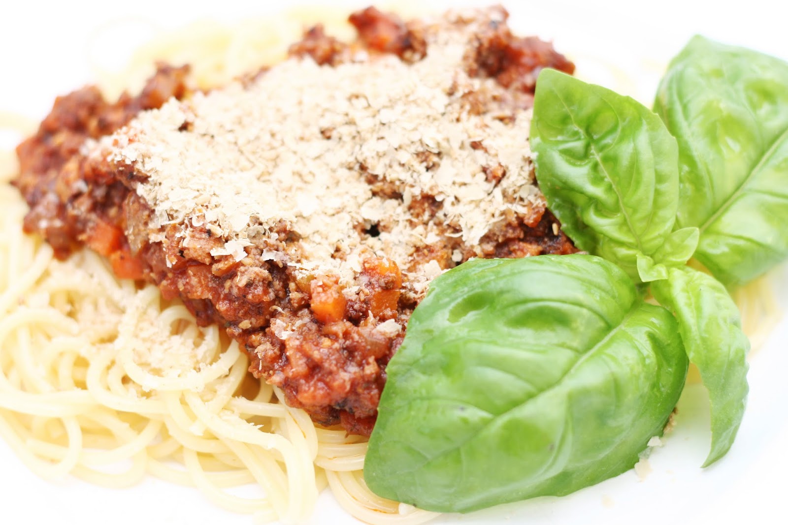 Veggie- Bolognese mit Makkaroni ♥ • Pomponetti