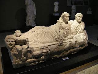 Kibyra%2BSarcophagus%2BLid%2BFull%2BBurdur%2BMuseum.jpg