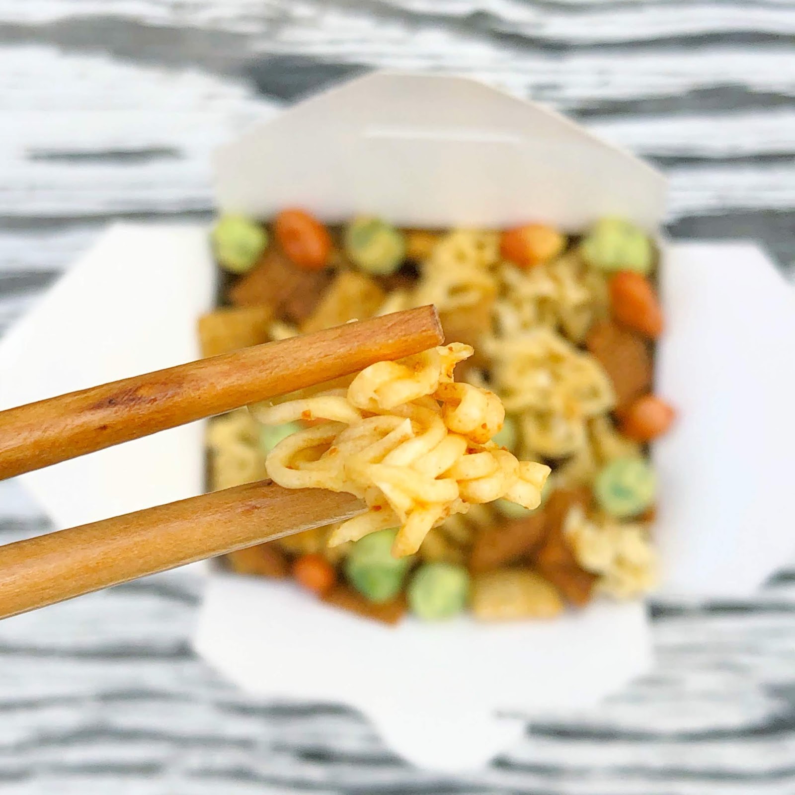 Jac o' lyn Murphy Ramen around the Christmas Tree! 5 Noodle Gifts