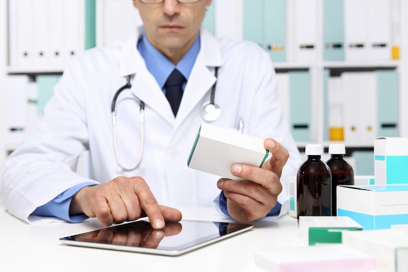 Buying Prescription Medication Online: The Benefits & How to Tackle the Risks