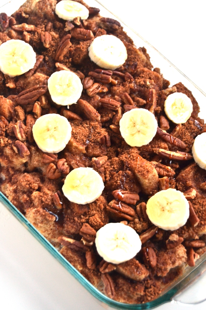 Brown Sugar Pecan French Toast Casserole- an easy make-ahead breakfast with brown sugar, pecans and bananas that the whole family will love! www.nutritionistreviews.com