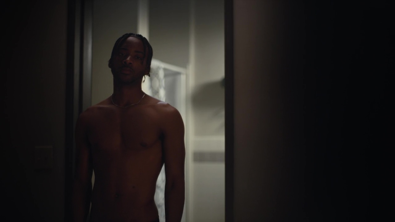 Algee Smith nude and Jacob Elordi shirtless in Euphoria 1-06 "The Next...