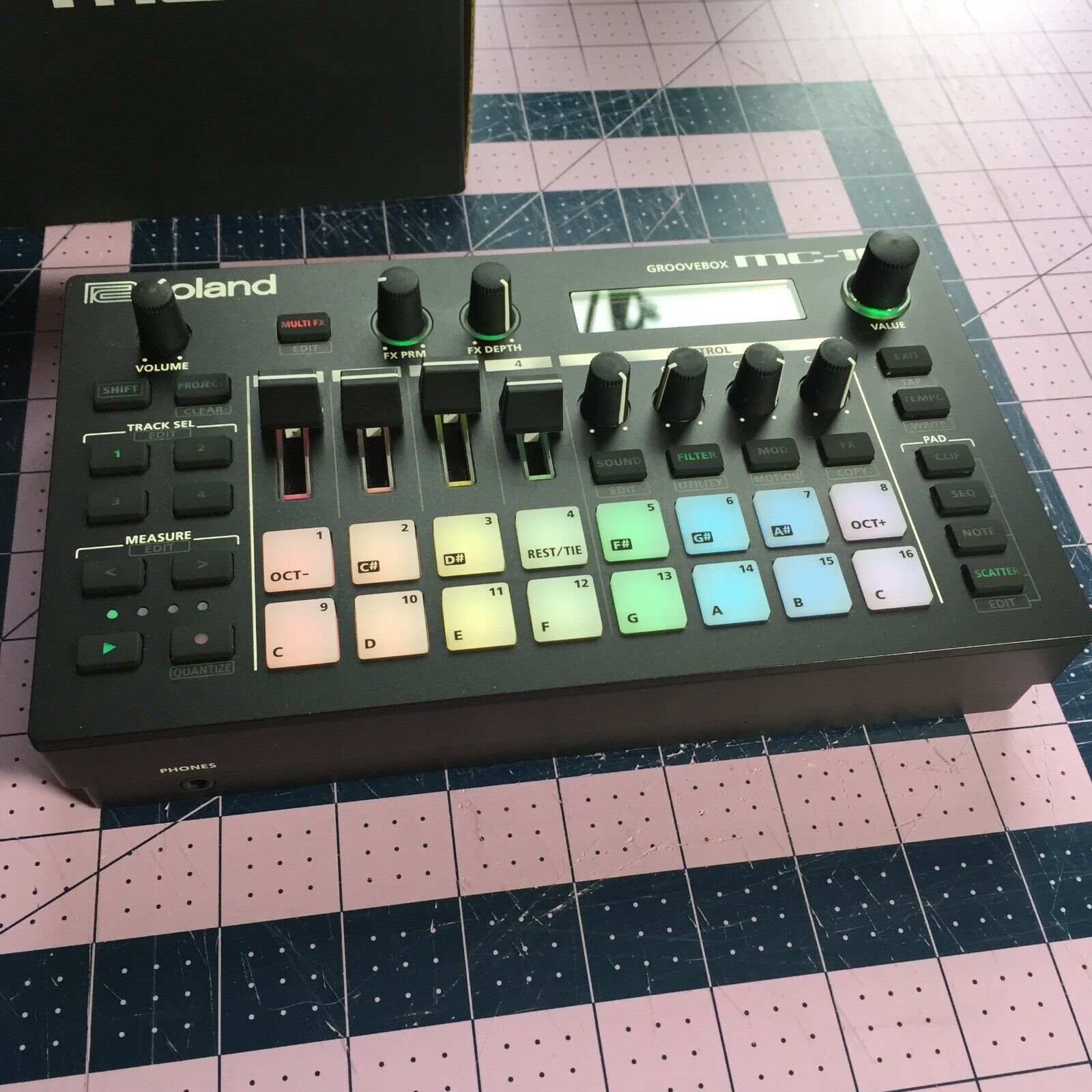 MATRIXSYNTH Roland MC101 Groovebox Drum Machine Synth w/ Original Box