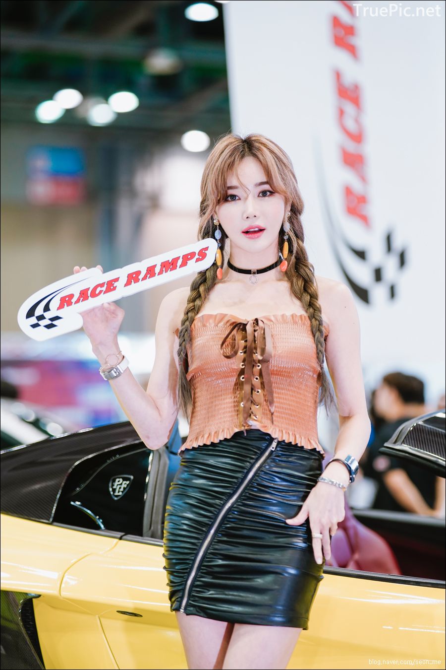 Korean Racing Model - Han Ga Eun - Seoul Auto Salon 2019 - Picture 51