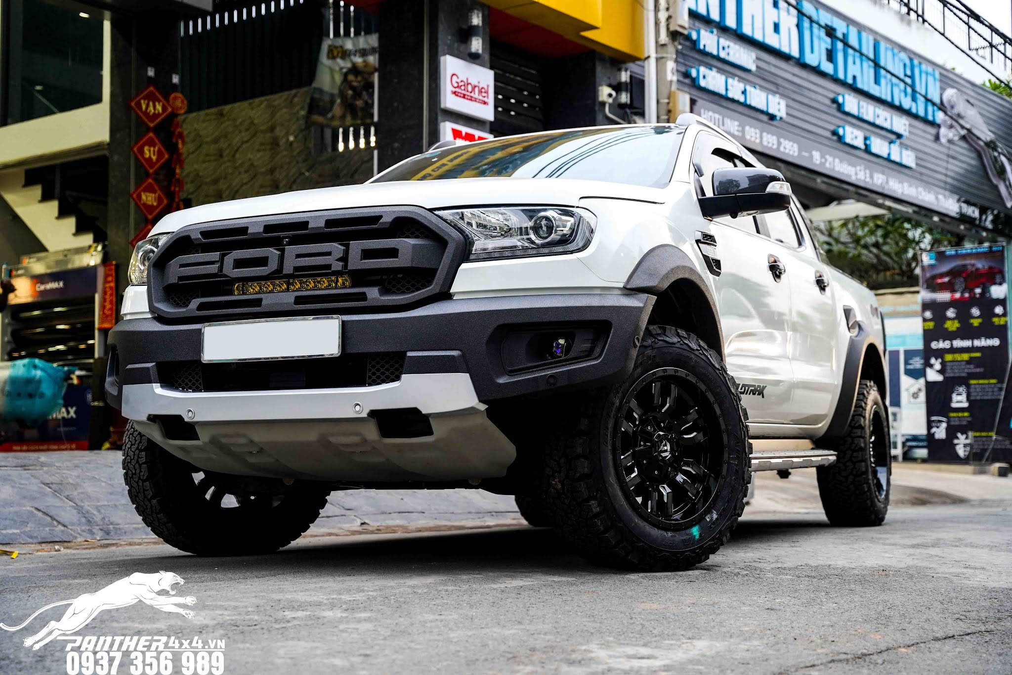 Đánh giá xe Ford Ranger Raptor 2020 Thêm công nghệ an toàn để lấy lòng  khách Việt