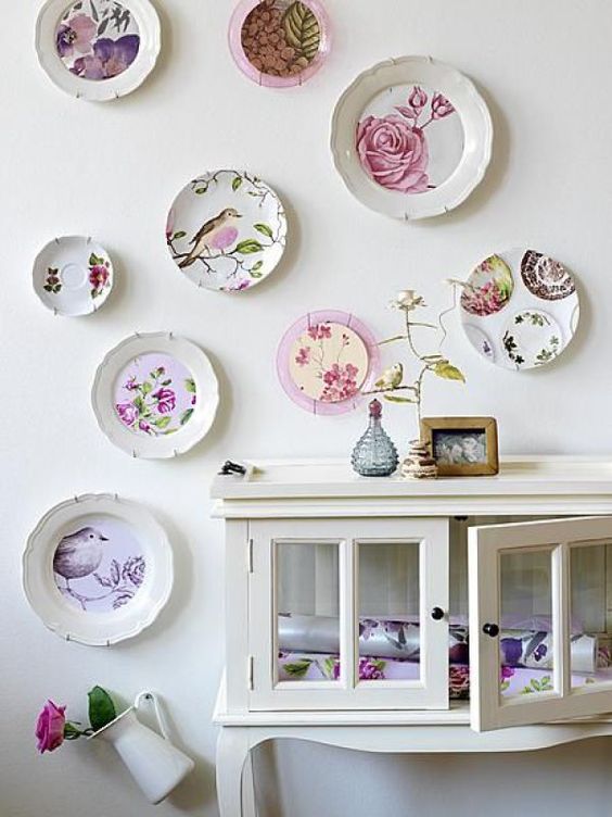 Decorar paredes con platos