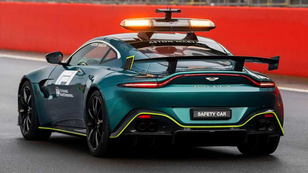 2021 Aston Martin DBX F1 Medical Car