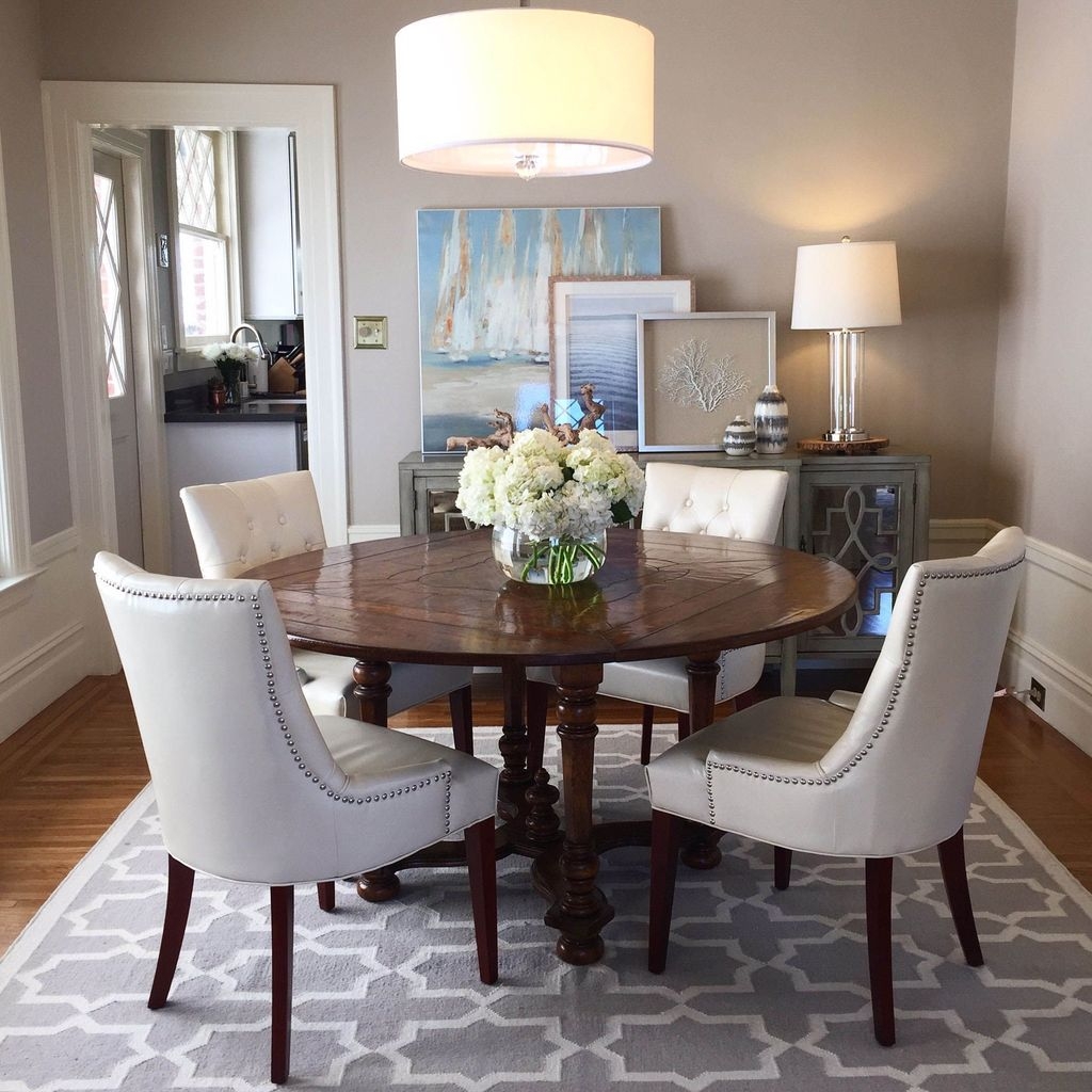 15 Dining Room Rug Ideas to Add Comfort and Style