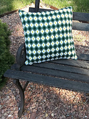 Daisy pattern pillow
