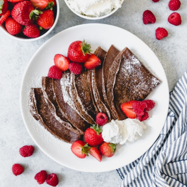 Easy Chocolate Crepes Easy Chocolate Crepes