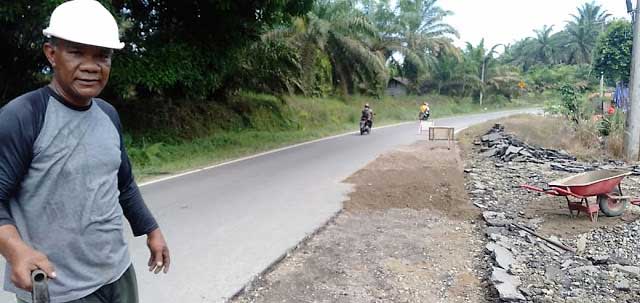Minim Rambu Peringatan, Proyek Perbaikan Jalan Nasional di Pasaman Barat Rawan Kecelakaan