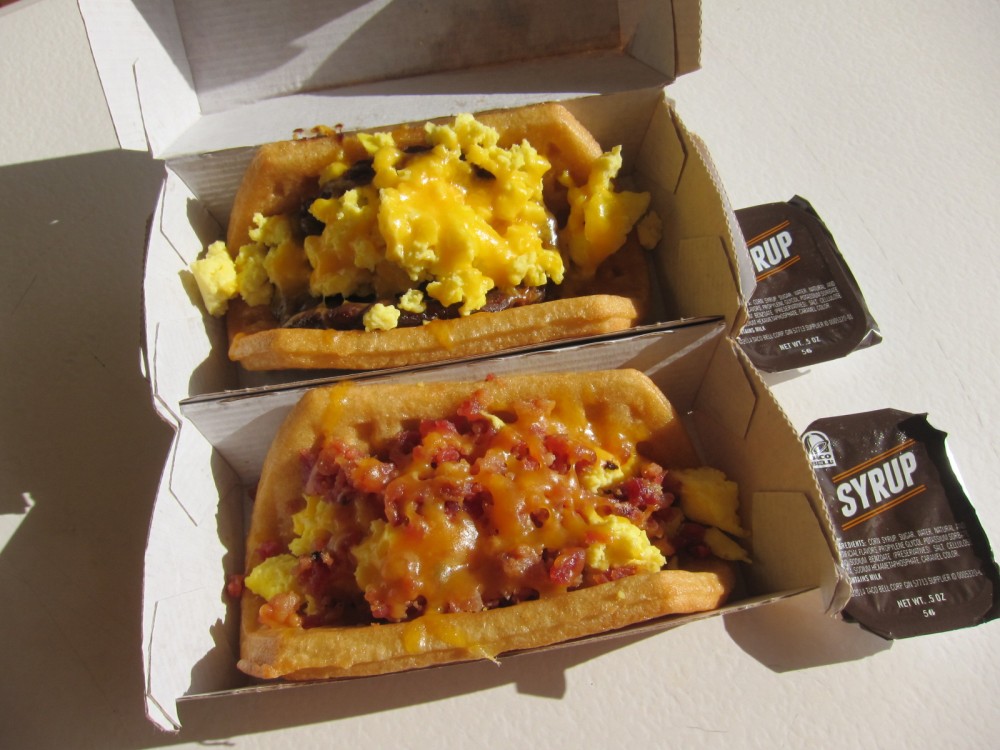 Review Taco Bell Waffle Taco Brand Eating
