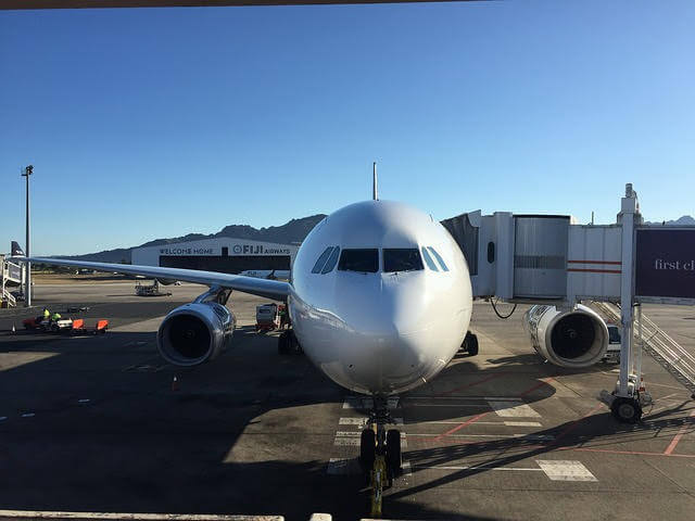 Fiji-international-air-port-plane-photo フィジーのナンディ国際空港と飛行機の写真