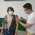 Profissionais de saúde do Hospital Marques Basto recebem vacina contra Covid 19