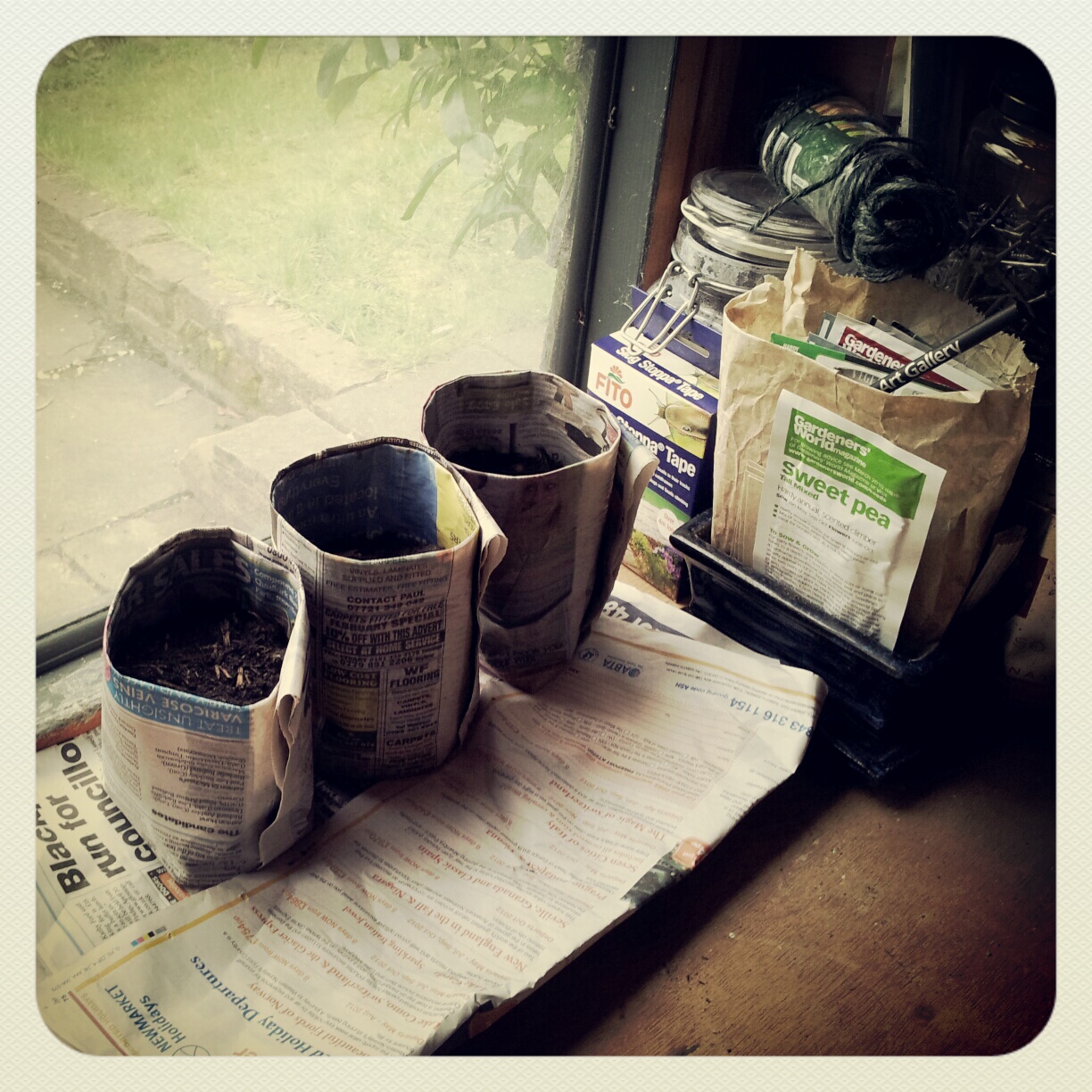The London Vegetable Garden HOW TO make your own newspaper plant pots!