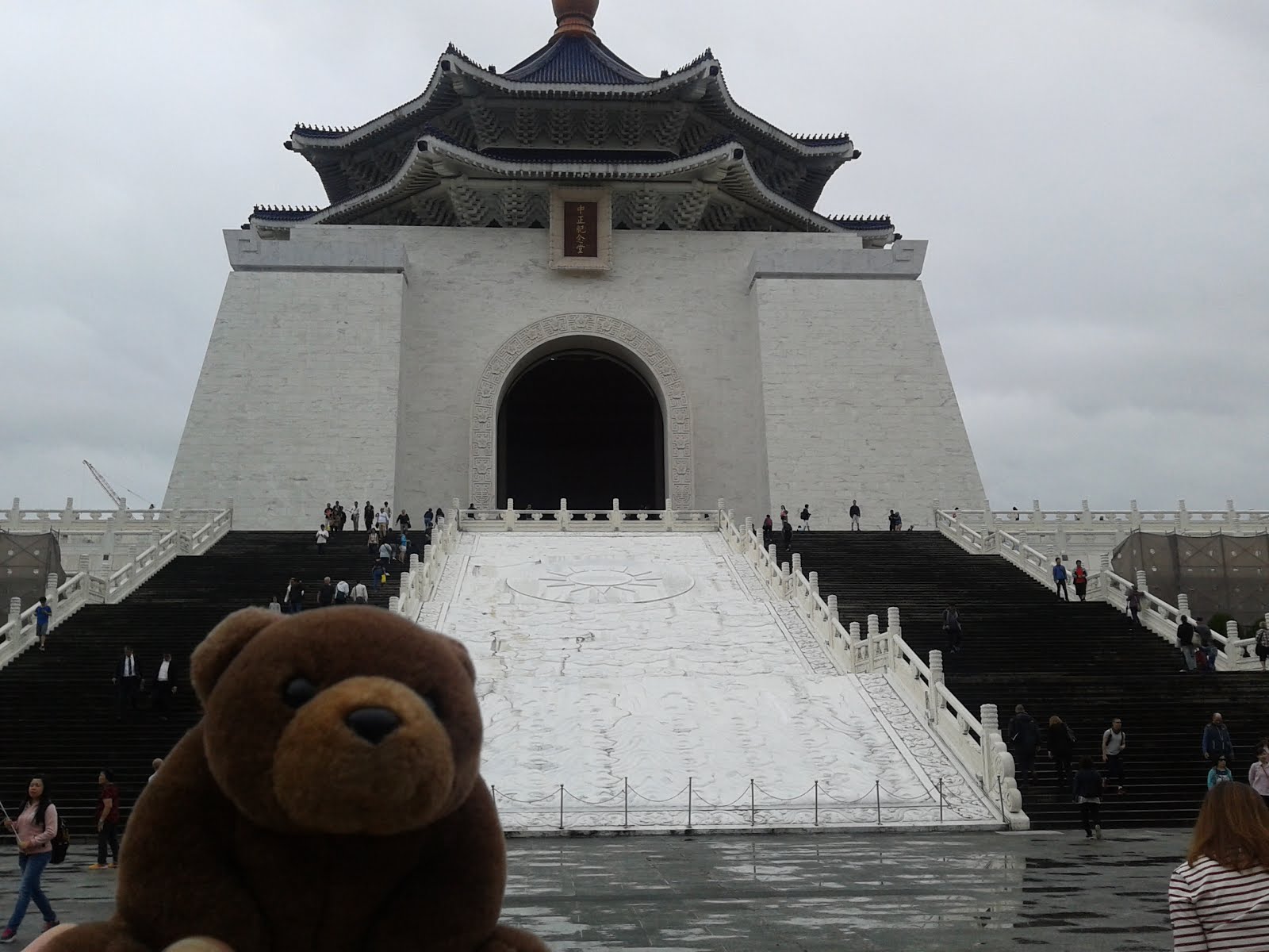 Teddy in front of Chiang Kai-Shek Memorial Hall, Taipei, Taiwan
