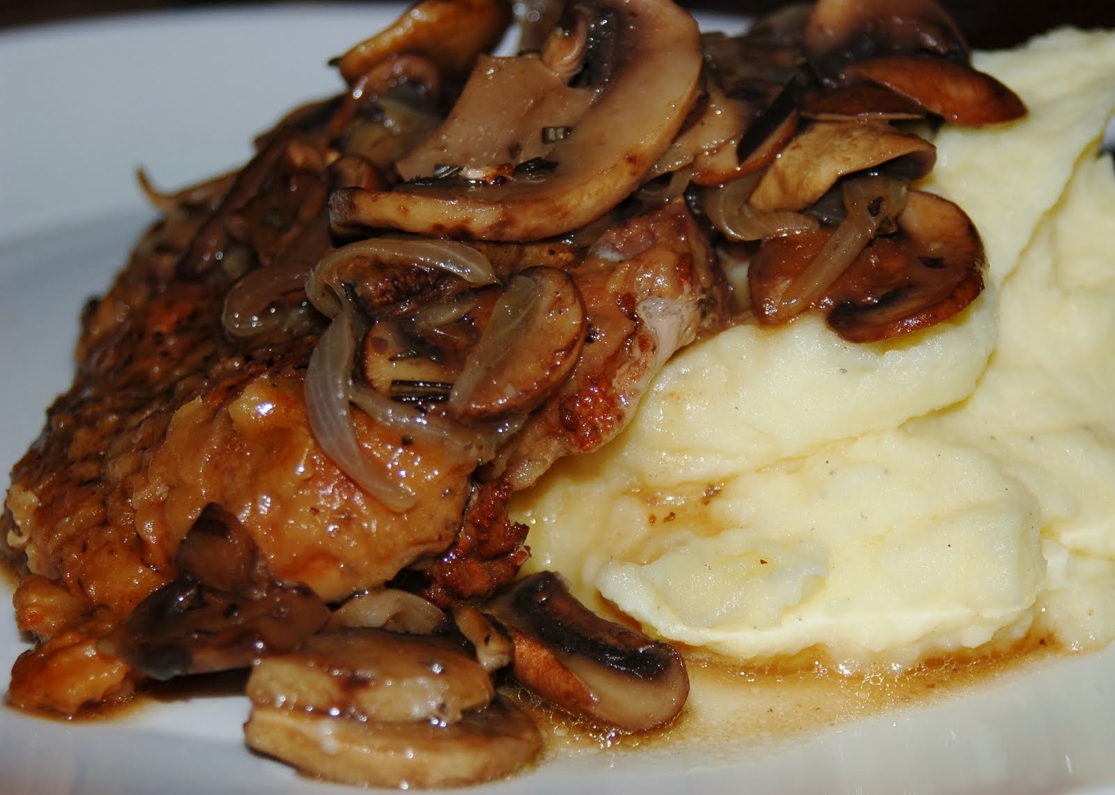 Southern Cooking Recipes Smothered Pork Chops with Mushrooms and Onions