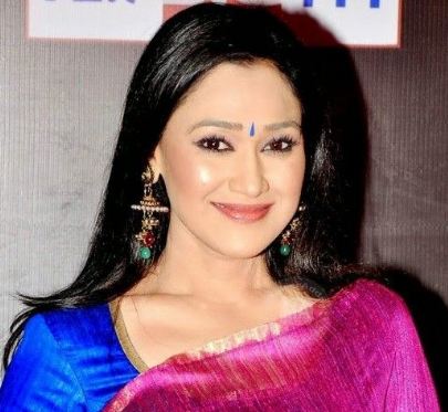 Disha Vakani Family Husband Son Daughter Father Mother Marriage Photos