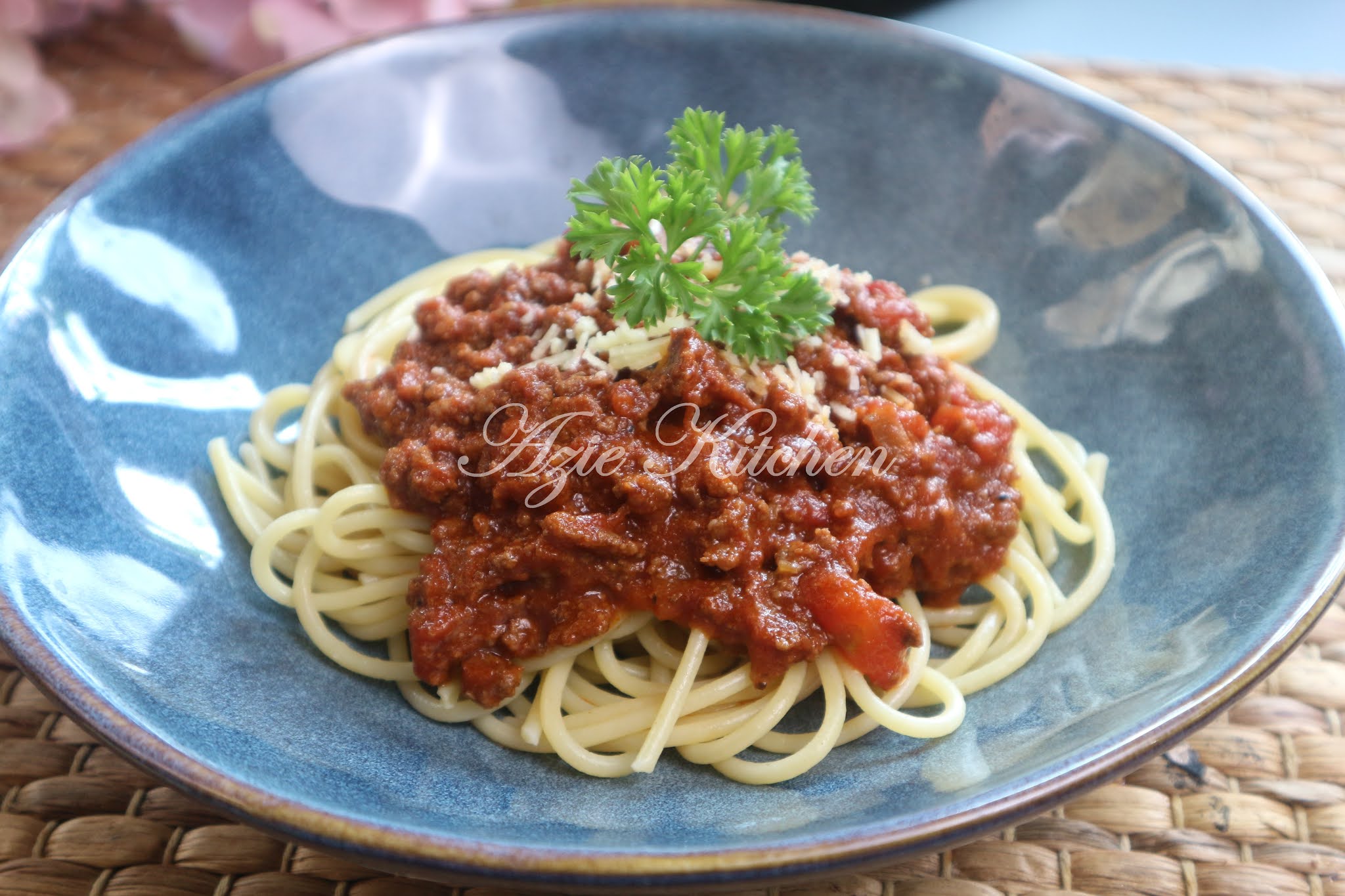 Spaghetti Alla Bolognese Yang Sangat Sedap - Azie Kitchen