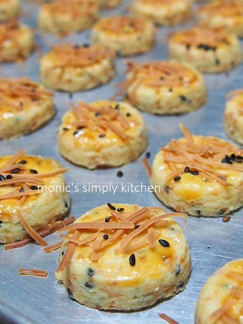 cookies with black sesame cheese