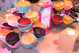 decorating cupcakes, cake decorating, cupcake party ideas