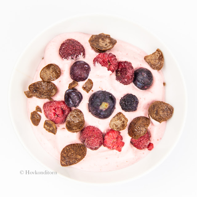 Strawberry and White Chocolate Protein Fluff