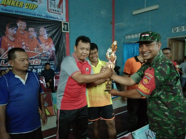 Turnamen Bulutangkis Anker Cub Ditutup Bersama Babinsa Manisrenggo