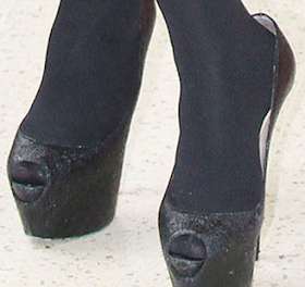 Celebrity Legs and Feet in Tights: Kym Marsh`s Legs and Feet in Tights