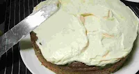 Frosting banana Cake with Cream Cheese
