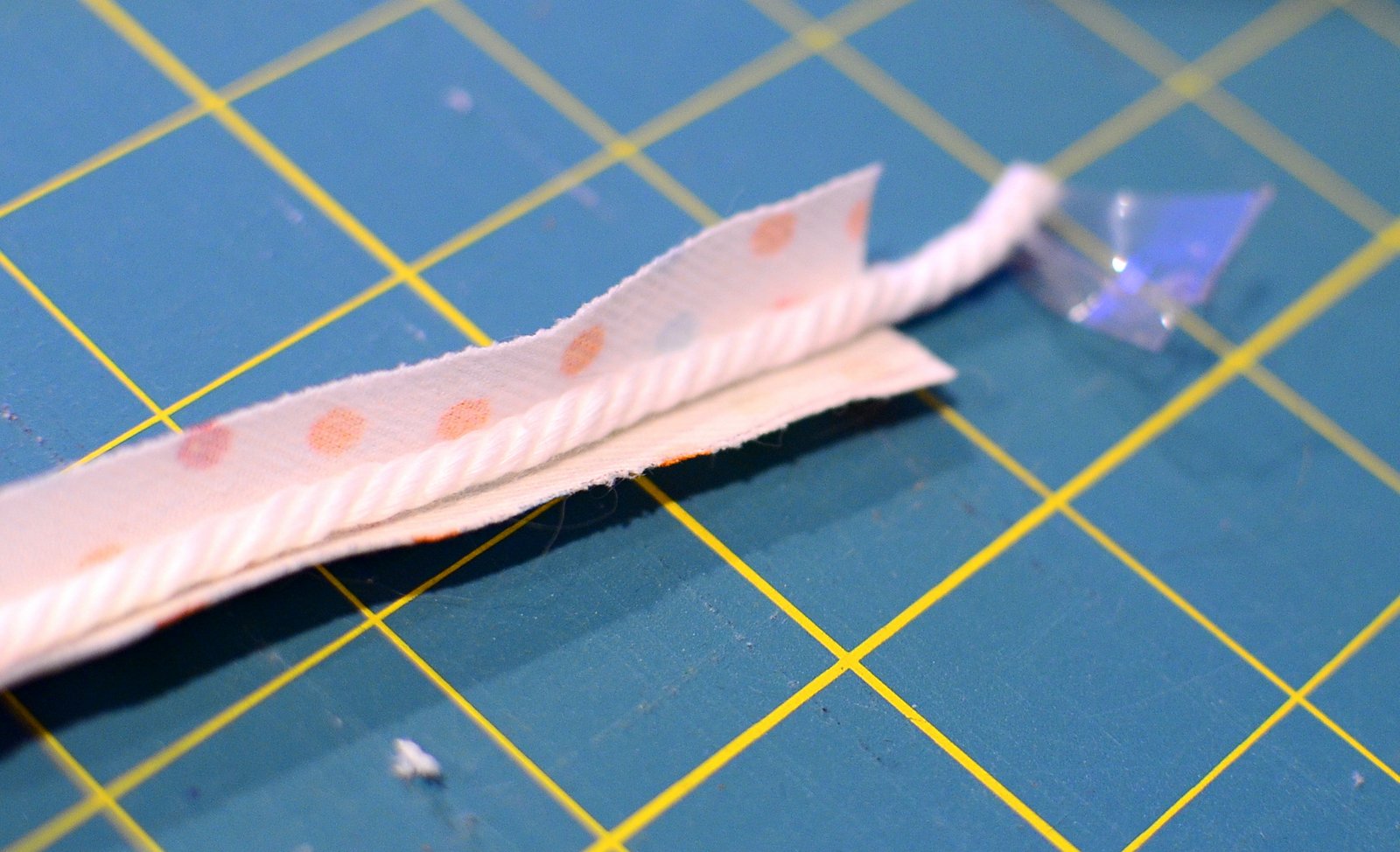 Jane of all Trades Make your own piping tutorial