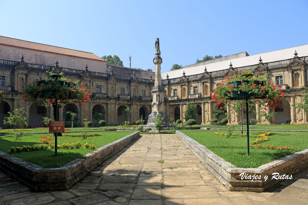 Claustro del Monasterio de Santa Clara-a-Nova de Coimbra