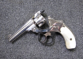 S&W Smith & Wesson revolver .32 Safety Hammerless