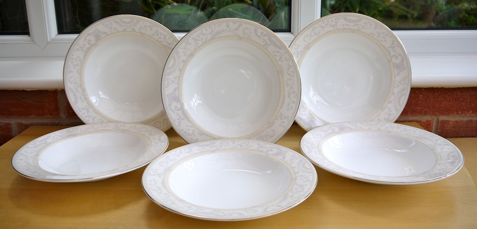 Kitch 'n' Chic Royal Doulton 'Chiffon' Large Rimmed Soup Bowls/Plates x 6