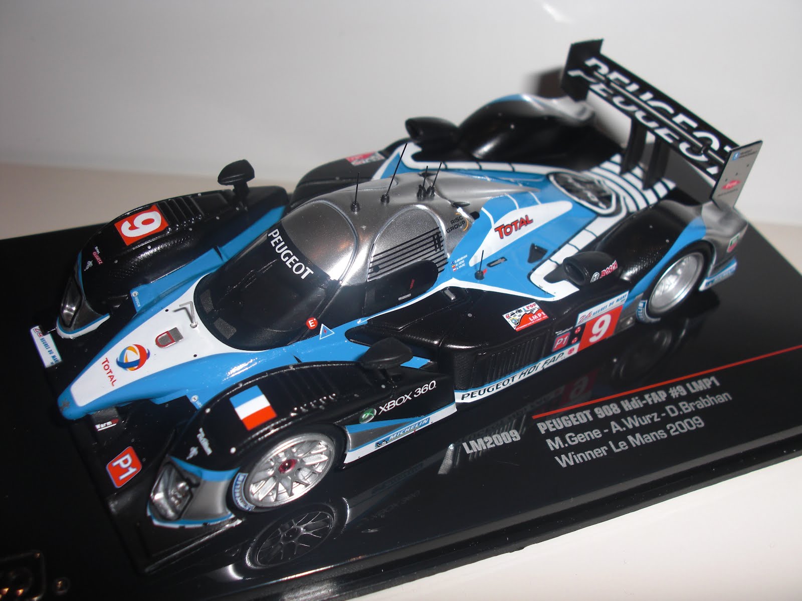Ixo Modellauto Peugeot 908 HDI FAP 2009 Le Mans - Maßstab 1:43 Mit Vitrine