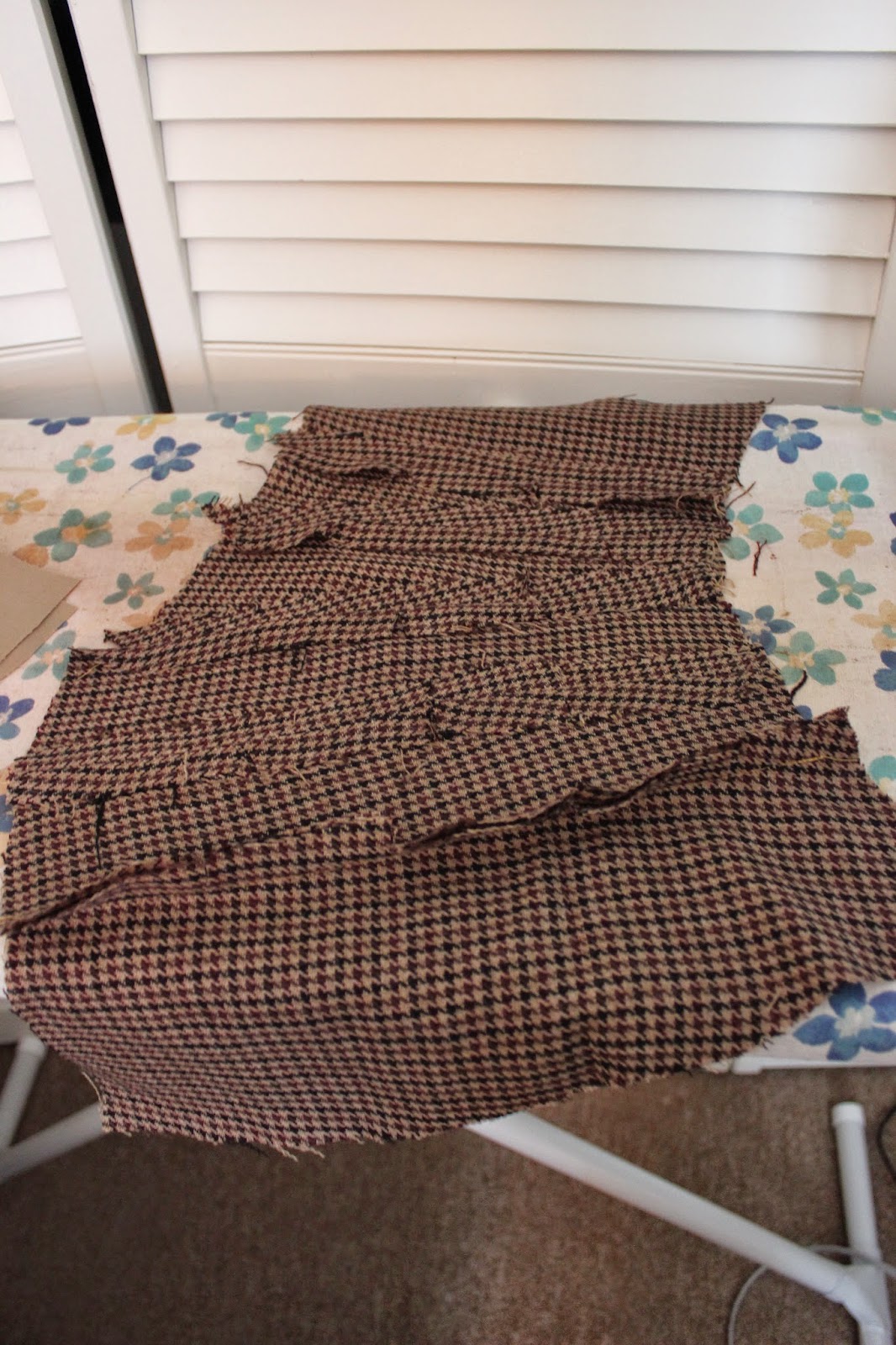 cosplay-tutorial-making-your-own-corset-part-two