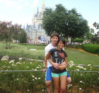 sib so: Messi wife pictures 2011