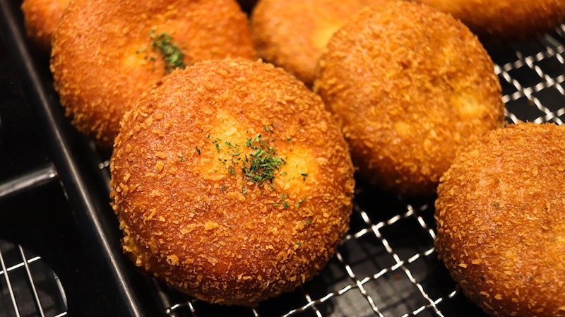 Croquetas de cangrejo y camarones