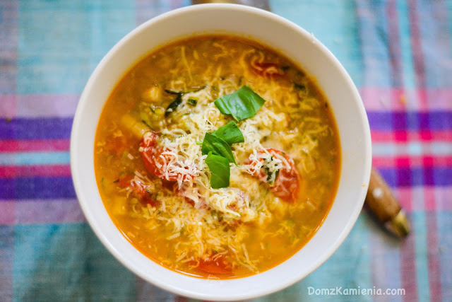 Letnia zupa z cukinii - kuchnia w kamiennym domu blog