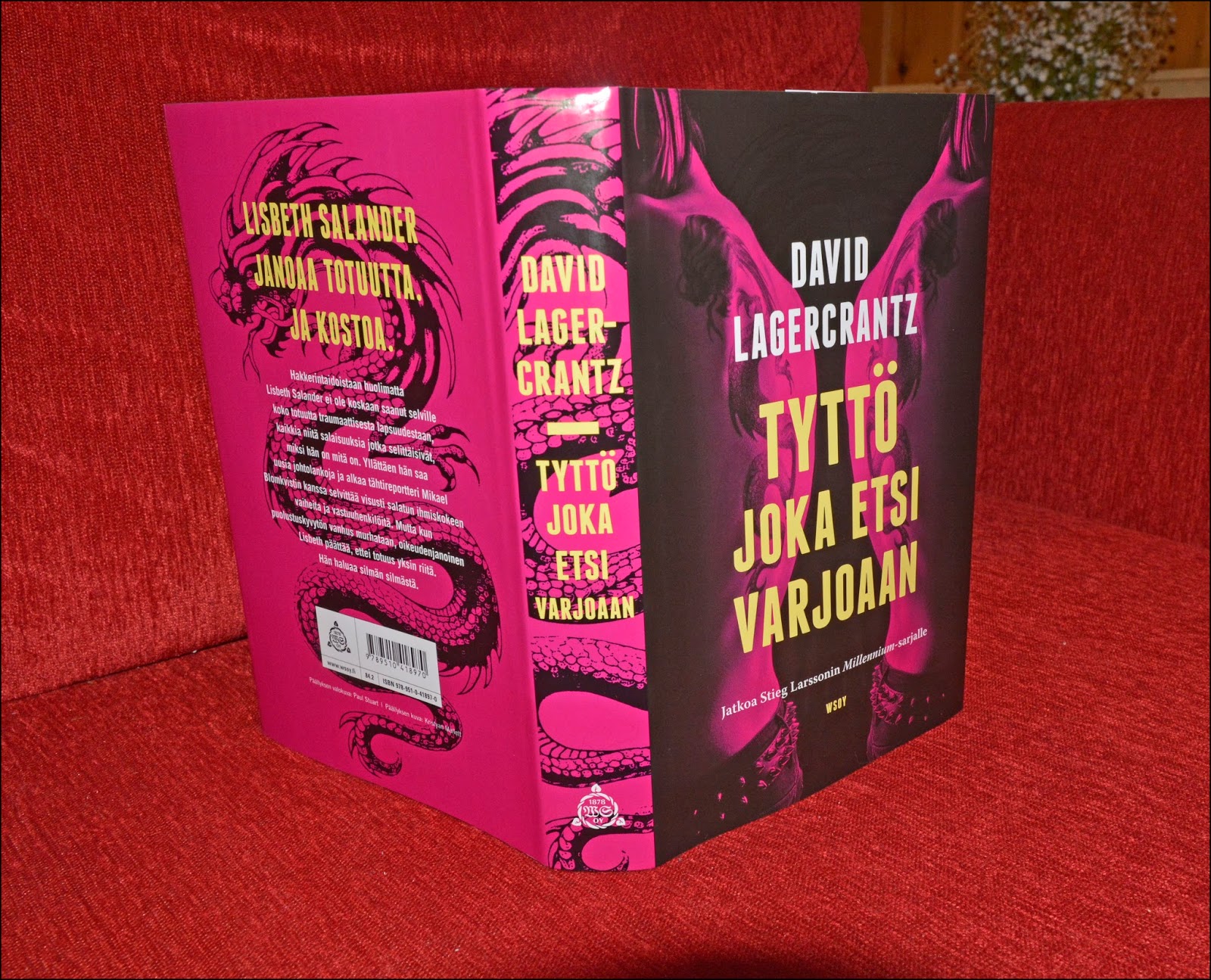 Kirjojen kuisketta David Lagercrantz Tyttö joka etsi varjoaan