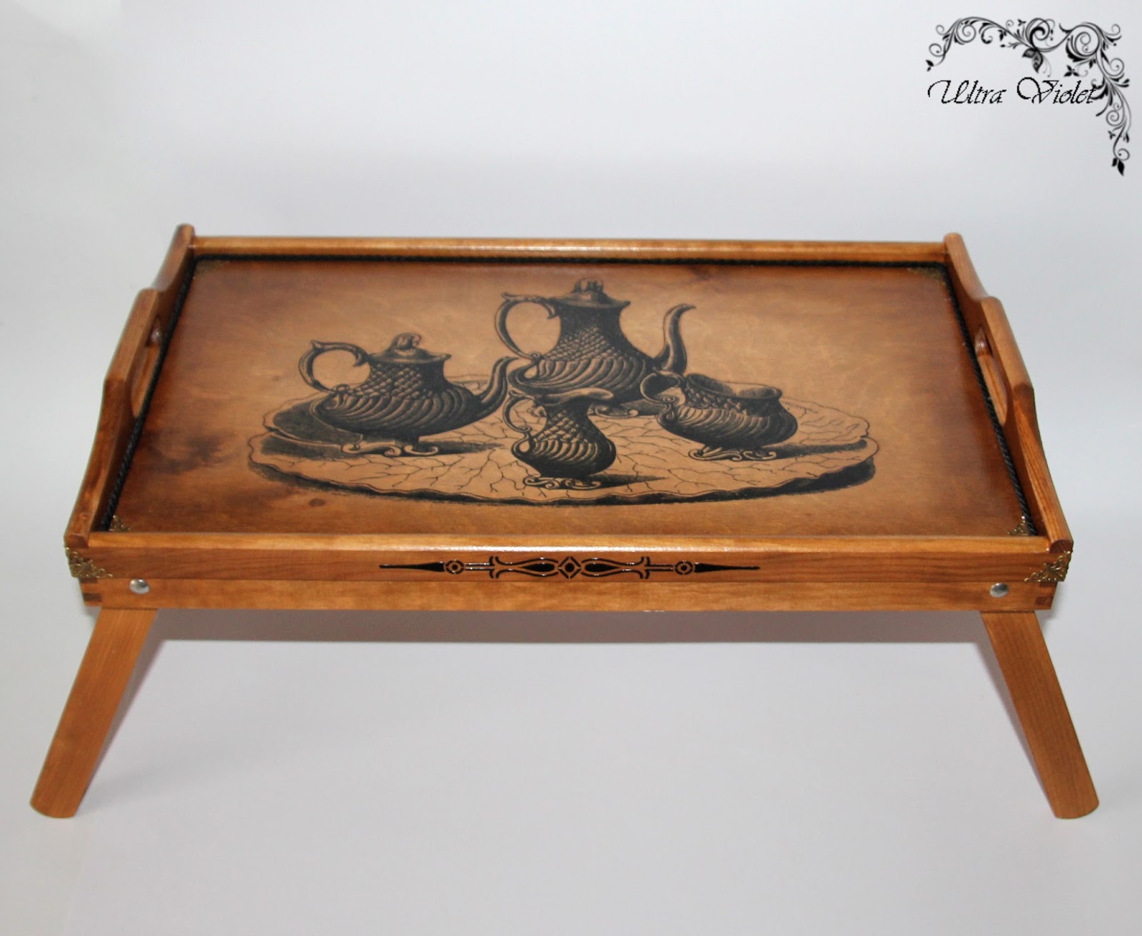 Ultra-Violet. Exklusive Geschenke.: Tablett ,Tablett-Tisch