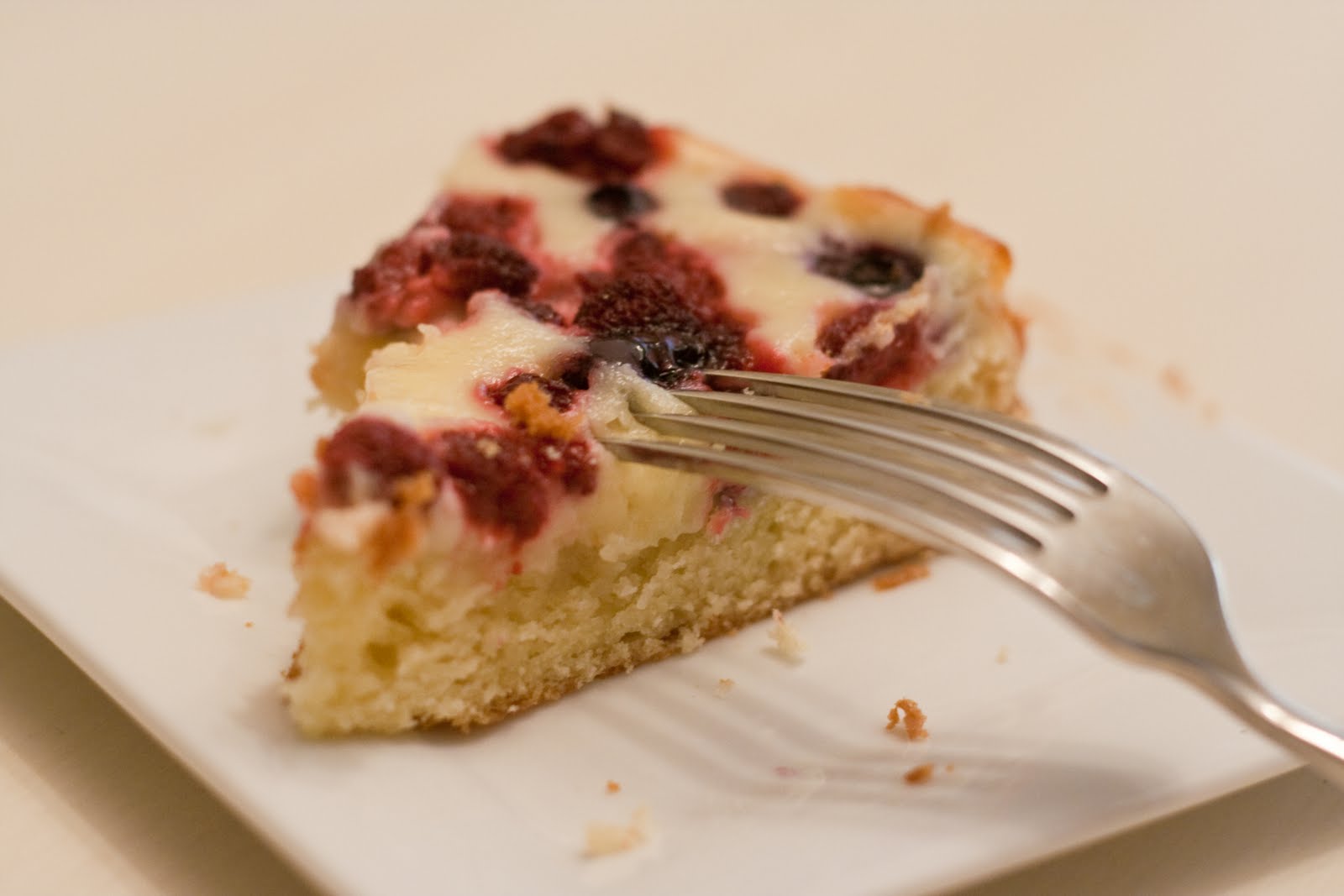 The Fresh Princess of Bon Air: Weekly Recipe: St. Louis Ooey Gooey Berry Butter Cake