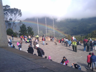 2013 07 28+15.26.54 Monserrate et Colpatria: l'immensité de Bogotá