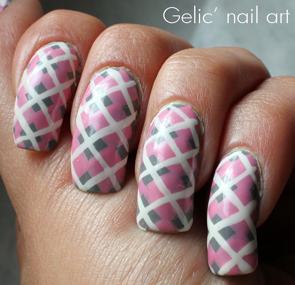 Gelic' nail art: Argyle nails in pink, gray and white