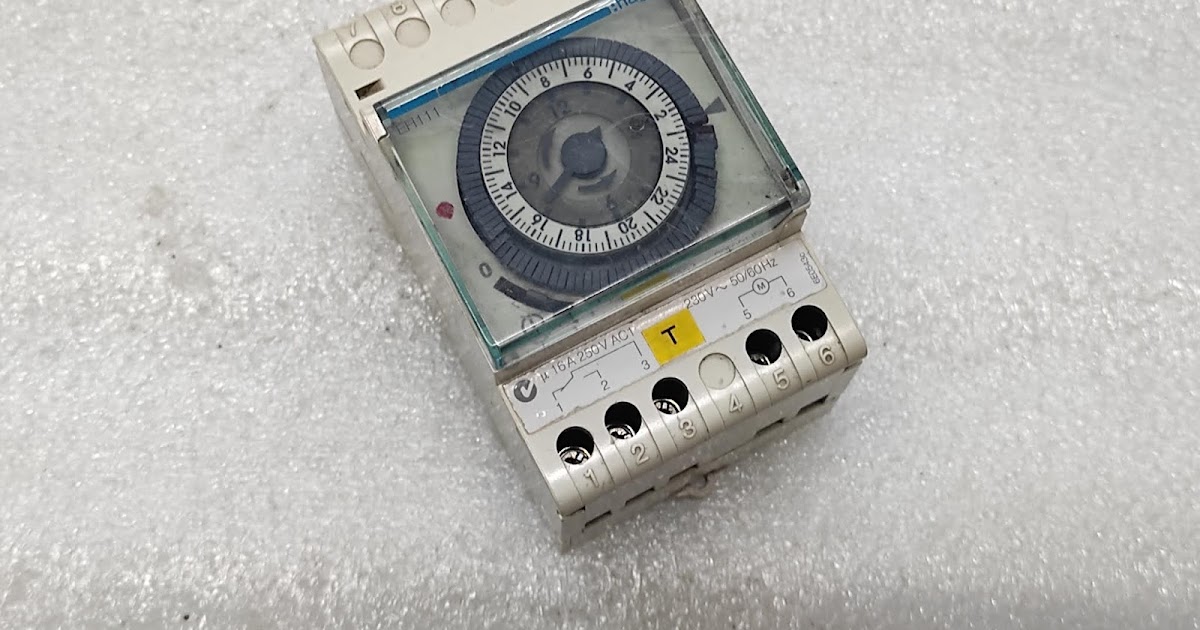 HAGER EH111 TIME SWITCH WITH DAILY CYCLE 230V