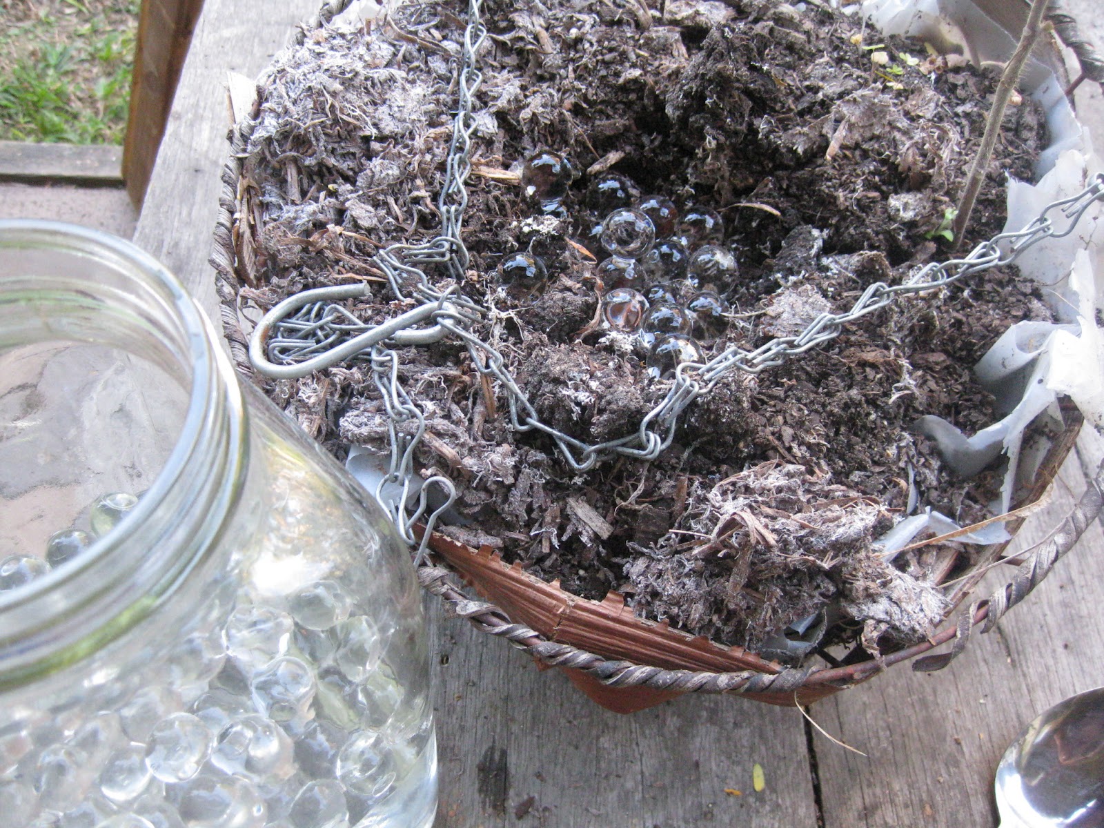 Water crystals in hanging baskets will it work?